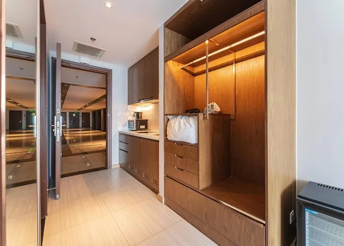 One-Bedroom Oceanfront Apartment